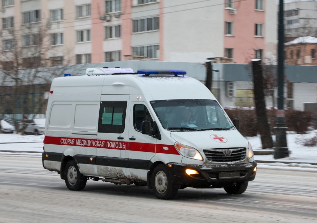 Нападение змеи оказалось смертельным для сотрудника российского зоопарка