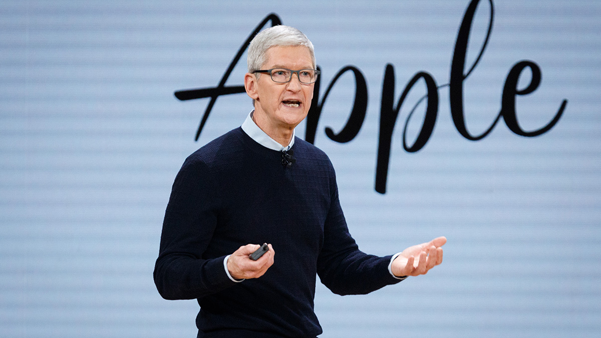 Тим Кук признался, что в США не хватает специалистов для производства iPhone