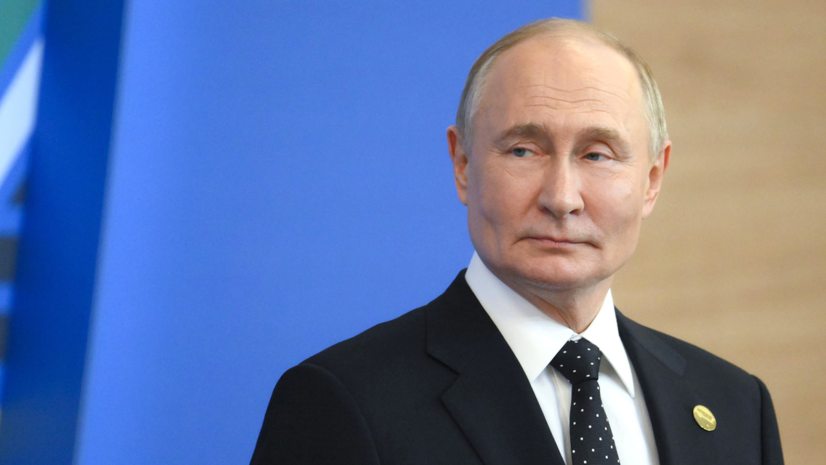 Эксперты заметили сигнал Путину в галстуке эмира Катара