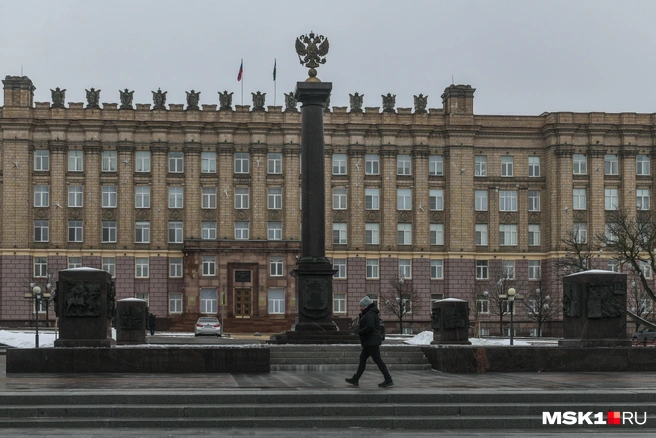 Во время удара ВСУ по зданию Белгородской области пострадали два человека, один из них с осколочным ранением доставлен в больницу | Источник: Артём Устюжанин / MSK1.RU