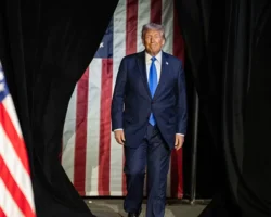 donald tramp i melaniya tramp prazdnuyut rozhdenie aleksandra 11go vnuka v seme-signaldaily-ru-174734042800-0