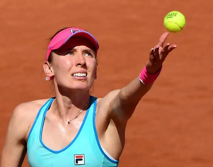 Екатерина Александрова уверенно стартовала на Roland Garros, победив Лучию Бронцетти-0