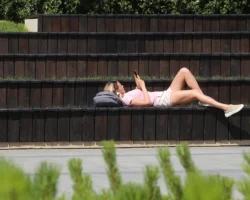 maj raduet moskvichej rekordnym teplom i solnechnymi dnyami-signaldaily-ru-174801151200-0