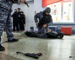 shkola 21 vladivostoka provela ucheniya s rosgvardiej i mchs-signaldaily-ru-174612476600-0