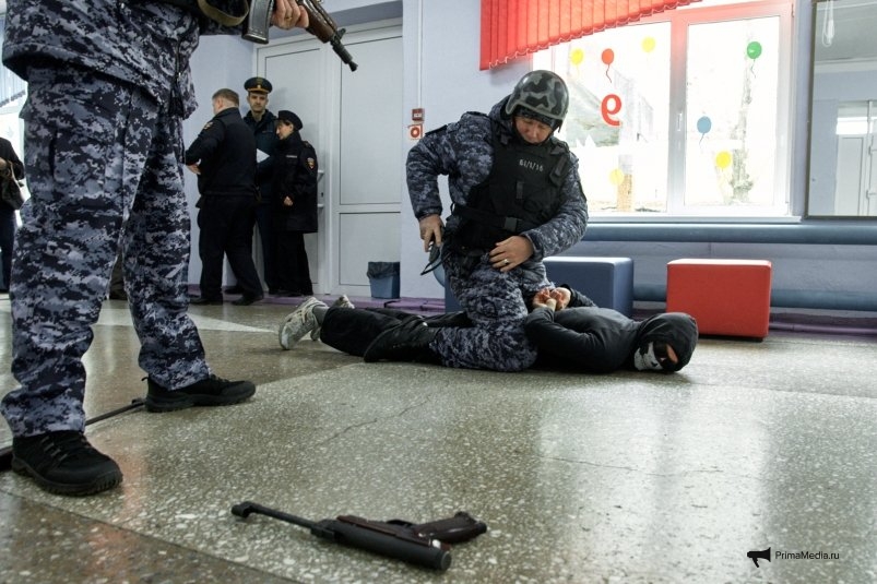Антитеррористические учения прошли в школе №21 Владивостока Дмитрий Осипчук, ИА PrimaMedia