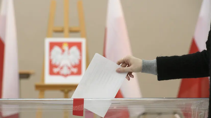 Политолог Ткаченко назвал обоснованной критику США в адрес ЕС из-за выборов в Польше