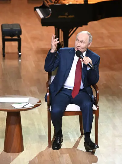 Владимир Путин высоко оценил вклад Патриарха Кирилла и РПЦ в развитие Курской области-0