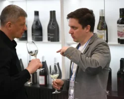 Артем Соколов и Павел Шапкин предлагают ЕБС для онлайн-продаж российского вина artem sokolov i pavel shapkin predlagayut ebs dlya onlajnprodazh rossijskogo vina-signaldaily-ru-0