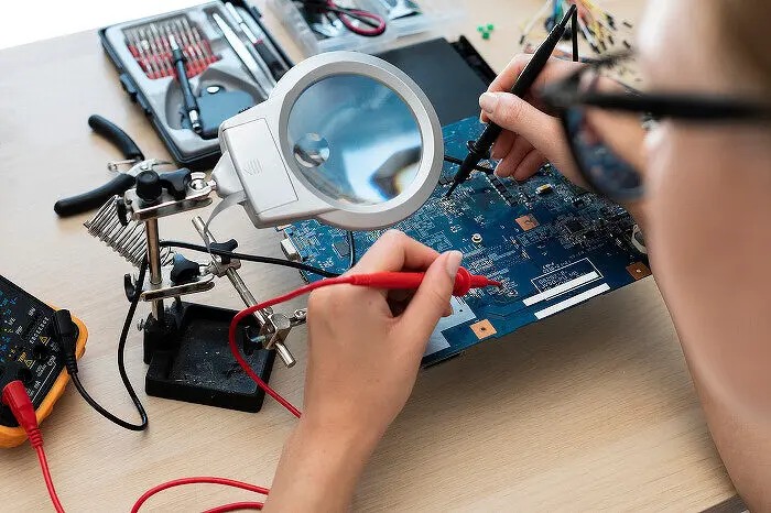 mikroelektronika700.jpg
