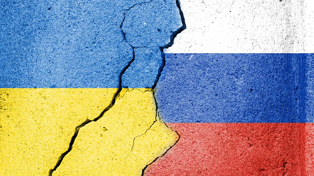 СМИ: Один из переговорщиков Киева прибыл на встречу с РФ в форме с шевроном СС