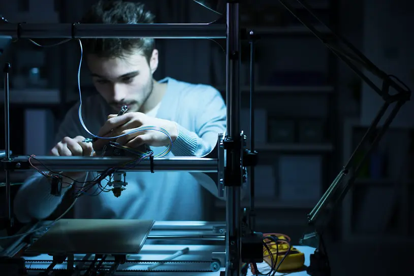 Рушан Каюмов рассказывает о новых методах 3D-печати в КНИТУ-КАИ-0