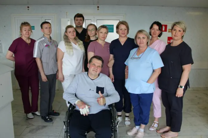 Врачи ГКБ №40 и Евгений Родионов вернули к жизни шеф-повара после взрыва-0