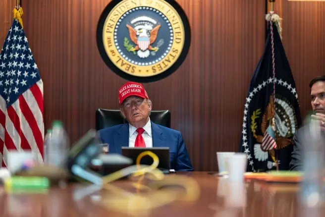 По истечении срока Трамп грозится ввести торговые пошлины | Источник: The White House / whitehouse.gov