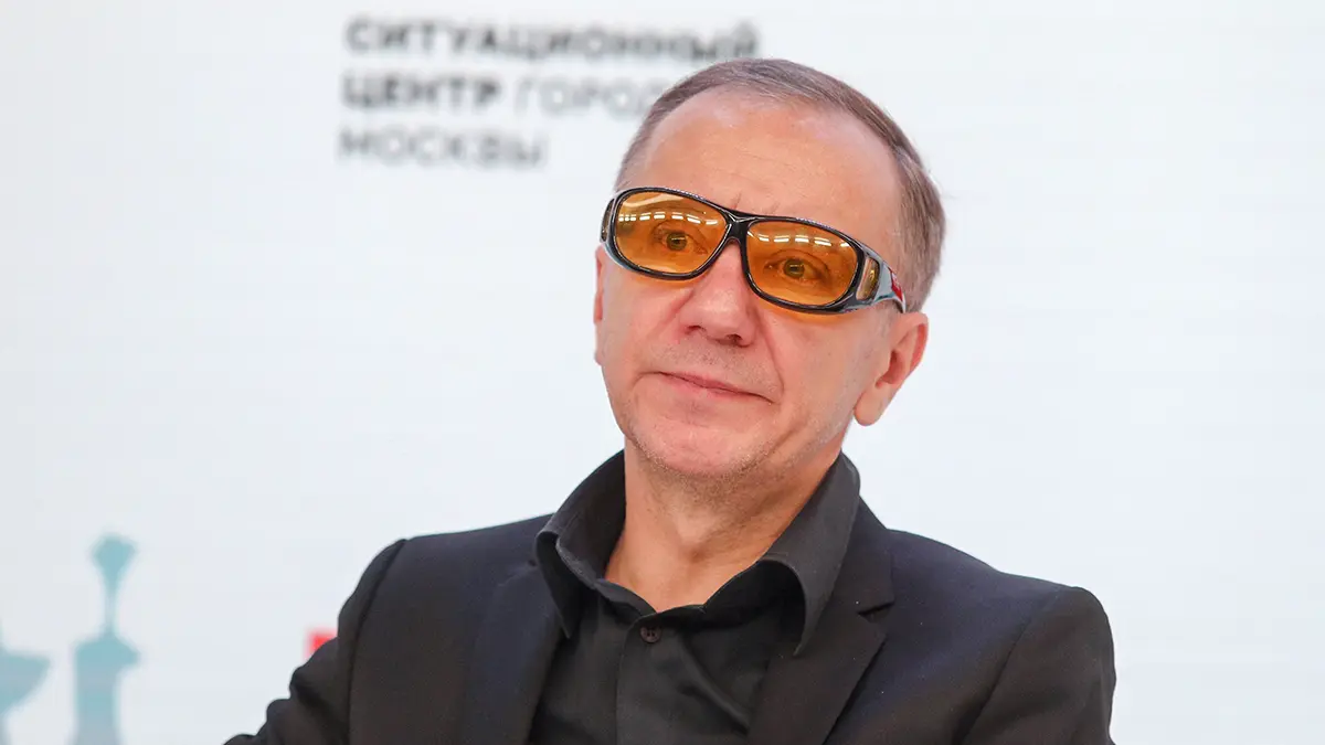 «Прошли два удара»: Гребенщиков рассказал свою версию драки с Пирцхалавой