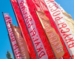 na festivale vkusy rossii na vdnh poyavilis neozhidannye geroi podderzhki svo-signaldaily-ru-0