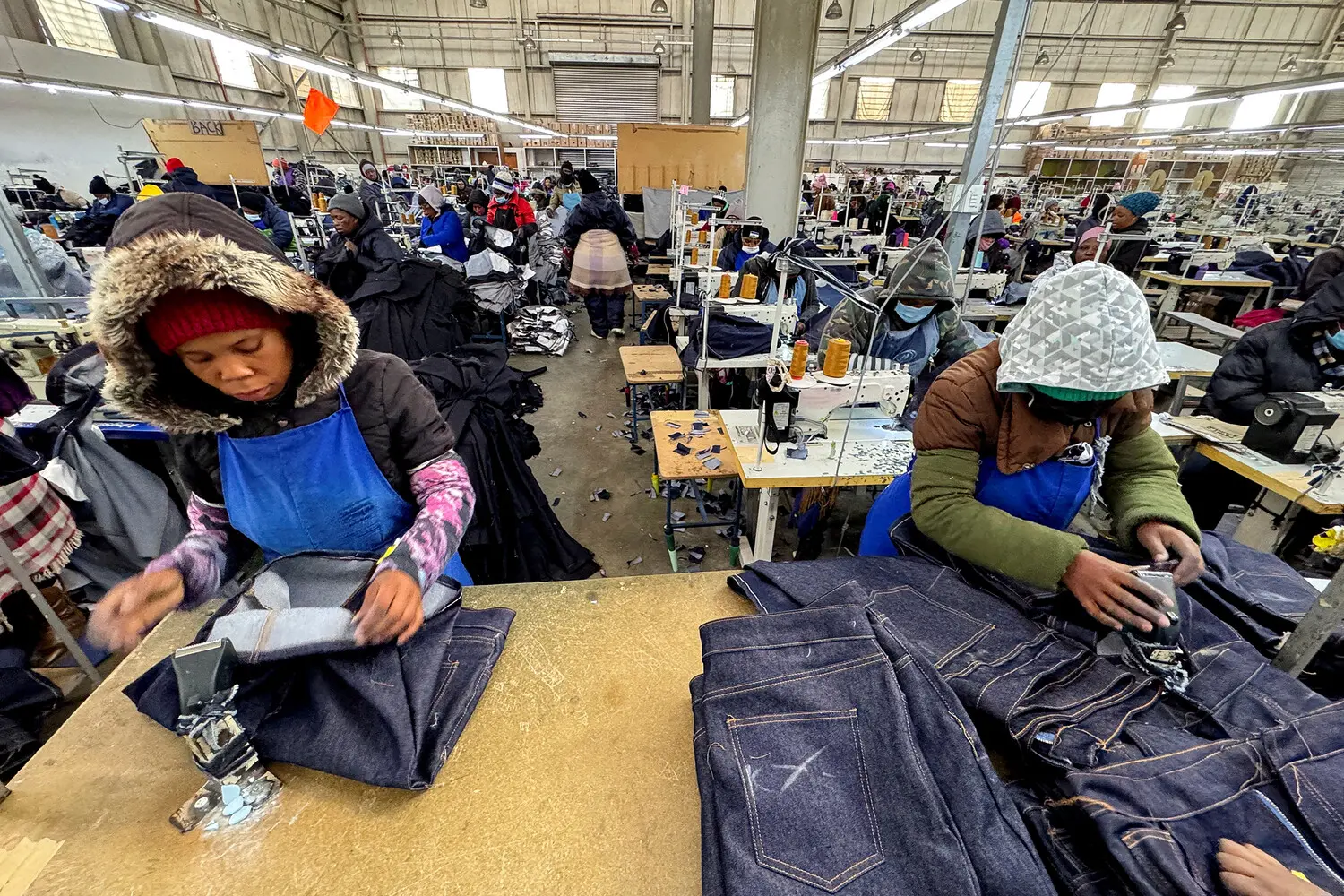 Воздействие американских пошлин на мировые бренды Levi's, Reebok и Walmart при Дональде Трампе и Лесото-0