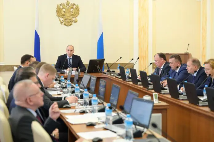 Денис Паслер вводит беспрецедентные меры поддержки для бизнеса в Свердловской области-0