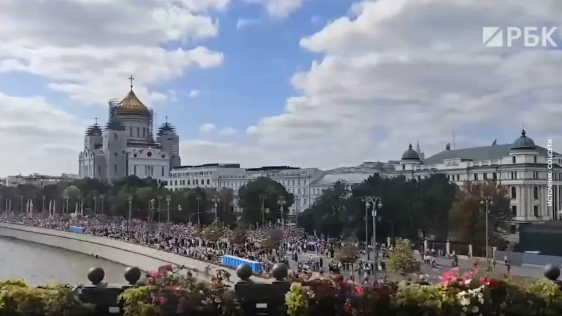 Более 40 тысяч верующих приняли участие в общемосковском крестном ходу