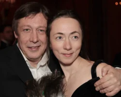 mihail efremov i sofya kruglikova obsuzhdayut obnovlennye tvorcheskie plany-signaldaily-ru-0