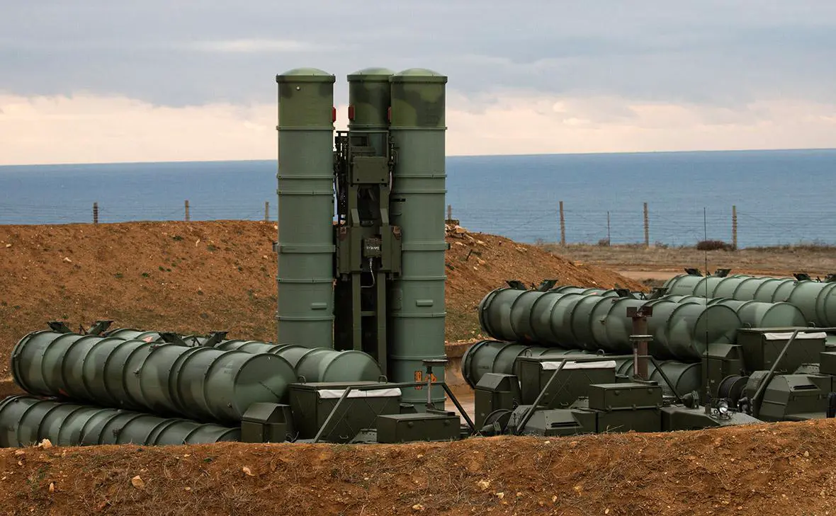 ЗРК С-400 (Сергей Мальгавко / ТАСС)