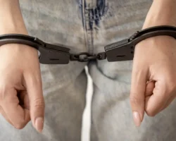 v podmoskove zaderzhali lzhesotrudniczu suda sovershivshuyu moshennichestvo na 900 tysyach-signaldaily-ru-0