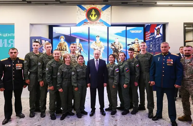 Владимир Путин посетил филиал Национального центра "Россия" во Владивостоке Владимир Смирнов, ТАСС (взято с официального сайта Президента России)