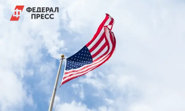 Джей Ди Вэнс высказался о галстуке Пита Хегсета и флагах-0