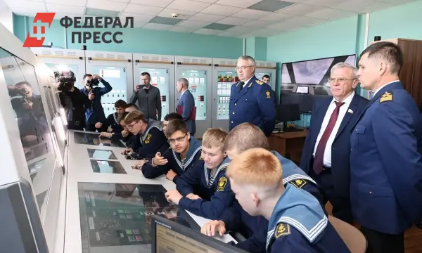 Евгений Люлин и Игорь Кузьмичев открывают новую эру сотрудничества ВГУВТ и Заксобрания-0