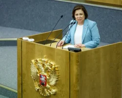 irina rodnina i mihail degtyarev podderzhali usiliya po vozvrashheniyu rossii v sport-signaldaily-ru-0