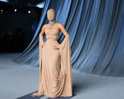 kim kardashyan i kris epplton blistatelno vyshli na krasnuyu dorozhku v  -signaldaily-ru-0