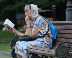 maksim krongauz obyasnyaet kak ovladet yazykom posle 60 let i ego polzu-signaldaily-ru-0