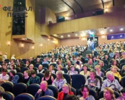 premera myuzikla alisa v strane chudes s annoj peresild v krasnoyarske-signaldaily-ru-0