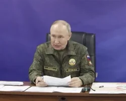 Путин и Герасимов обсуждают напряжённые события под Купянском и Красноармейском putin i gerasimov obsuzhdayut napryazhyonnye sobytiya pod kupyanskom i krasnoarmejskom-signaldaily-ru-0