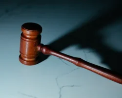 Справедливость восторжествовала в Верховном суде для охранника из Приморья spravedlivost vostorzhestvovala v verhovnom sude dlya ohrannika iz primorya-signaldaily-ru-0