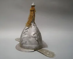 Театральный шлем XVIII века найден при реставрации музея-усадьбы «Останкино» в Москве teatralnyj shlem veka najden pri restavraczii muzeyausadby ostankino v moskve-signaldaily-ru-0