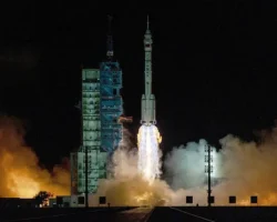triumfalnyj start shenchzhou21 k orbitalnoj stanczii tyangun-signaldaily-ru-0