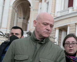 vladimir zelenskij stalkivaetsya s voprosom o grazhdanstve gennadiya truhanova-signaldaily-ru-0