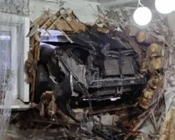 vrezalsya v dom v oktyabrskom lyudi ostalis czely-signaldaily-ru-0