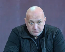 zahar prilepin zaklyuchaet kontrakt s minoborony rf i zamorazhivaet pisatelskuyu kareru-signaldaily-ru-0