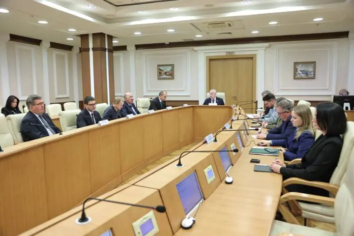 Заксобрание Свердловской области вновь рекомендует Андрея Злоказова и Александра Старкова на высокие посты-0