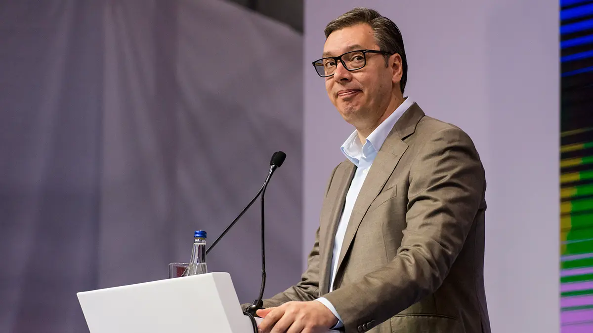 Военкор Коц призвал Вучича определиться с ориентацией Сербии на ЕС или Россию