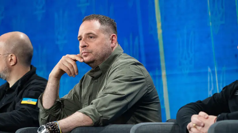 FT: обыски у Ермака связаны с расследованием коррупции в энергосекторе Украины