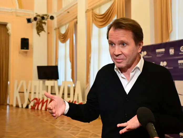 Евгений Миронов и Театр Наций открыли фестиваль «Луч» в Новоуральске с поддержкой Росатома-0