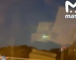 Фрагмент метеорита над Москвой найден в доме в Новгородской области fragment meteorita nad moskvoj najden v dome v novgorodskoj oblasti-signaldaily-ru-0