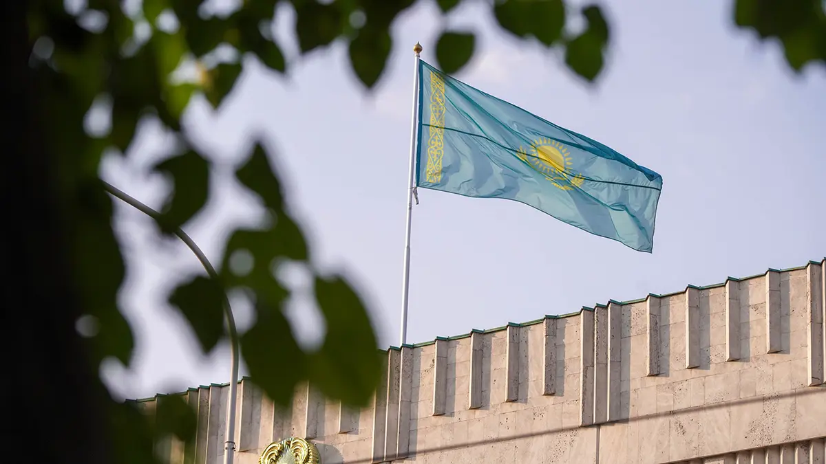 Казахстан приостановил участие в договоре по ограничению вооружений в Европе