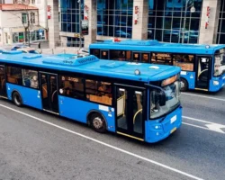 Олег Кожемяко внедряет дресс-код для водителей автобусов во Владивостоке oleg kozhemyako vnedryaet dresskod dlya voditelej avtobusov vo vladivostoke-signaldaily-ru-0