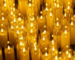 Рианна и Кайли Миноуг вспоминают яркие наряды Пэм Хогг rianna i kajli minoug vspominayut yarkie naryady pem hogg-signaldaily-ru-0