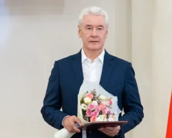 sergej sobyanin teplo pozdravil moskvichek i otmetil czennost dnya materi-signaldaily-ru-0