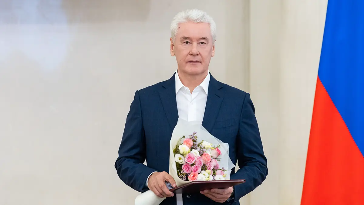 Сергей Собянин поздравил москвичек с Днем матери