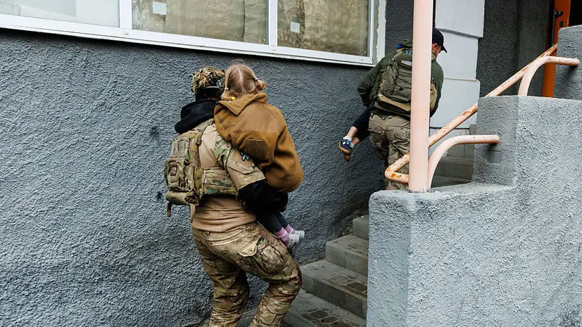 На Украине решили эвакуировать несовершеннолетних из Днепропетровской области